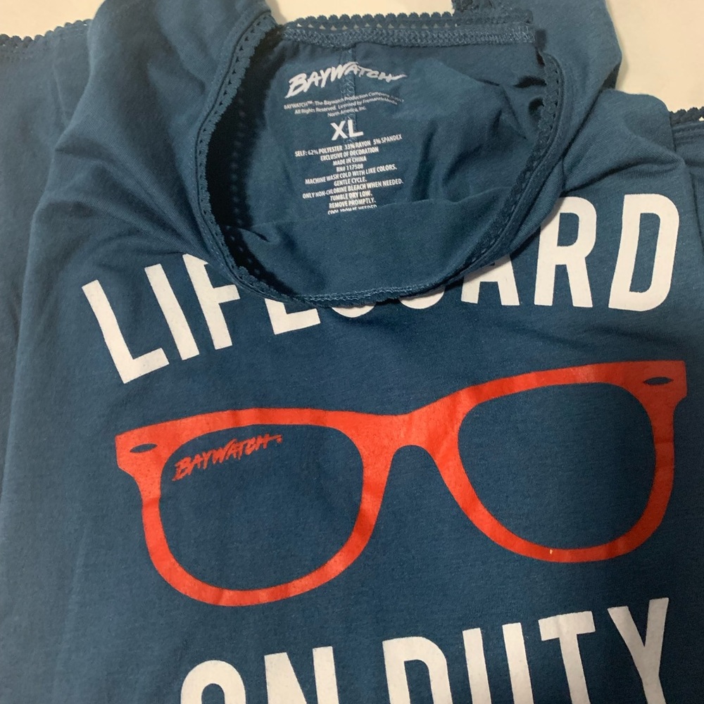 NWOT Graphic BayWatch Tank Tee - Picture 3 of 3